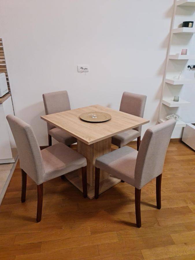 Apartamento Porodicno-Poslovni Udoban Stan Belgrado Exterior foto